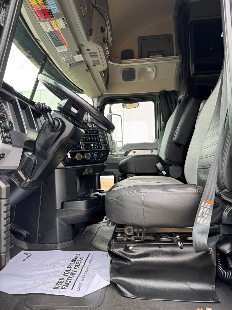 2020 MACK AN64T - USED TRUCKS SLEEPER - image 12